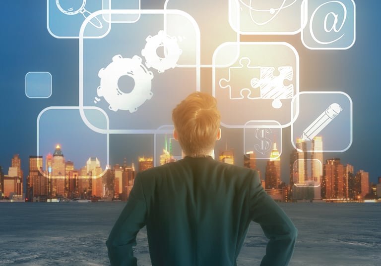 Um homem olha um painel de engrenagens na frente de uma vista da cidade.