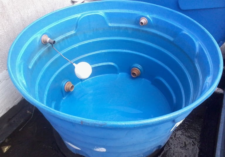 caixa d'agua limpa