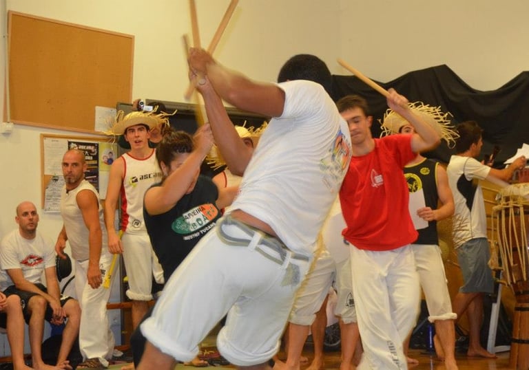 maculele de capoeira navarra en capoeira camp