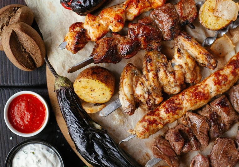 parrillada de carne en pinchos