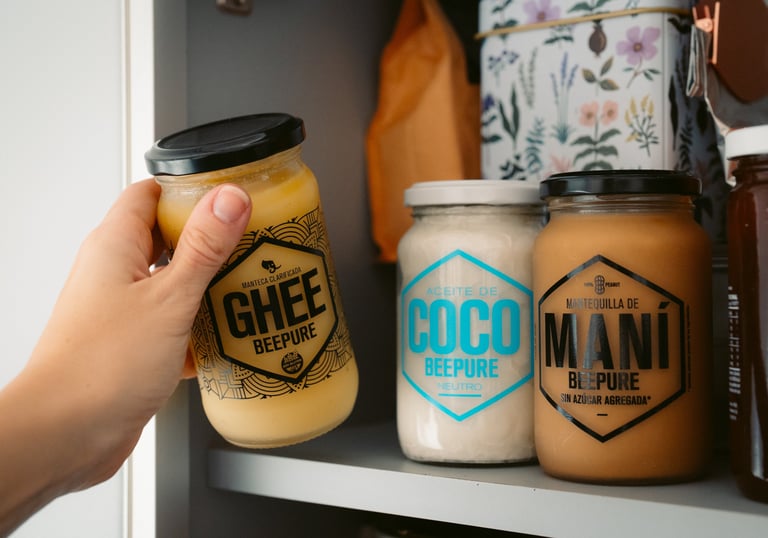Ghee, aceite de coco y mantequilla de maní BEEPURE importados a Chile por Vanzzini SpA