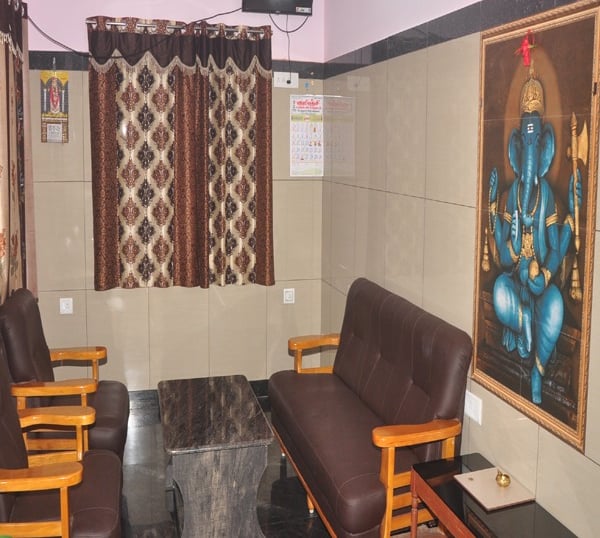 Thirukadaiyur Hotel Near Temple – Hotel Aishwariyam  reception