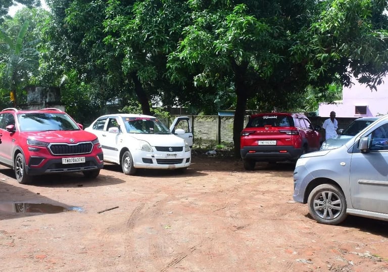 Free car parking facility at Hotel Aishwariyam Thirukadaiyur hotel near Abirami Temple