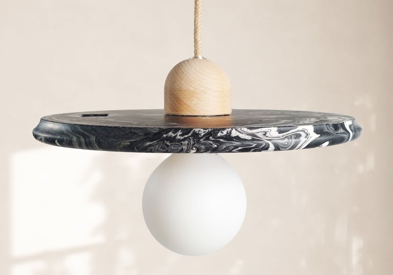 Suspension en éco-résine sur-mesure