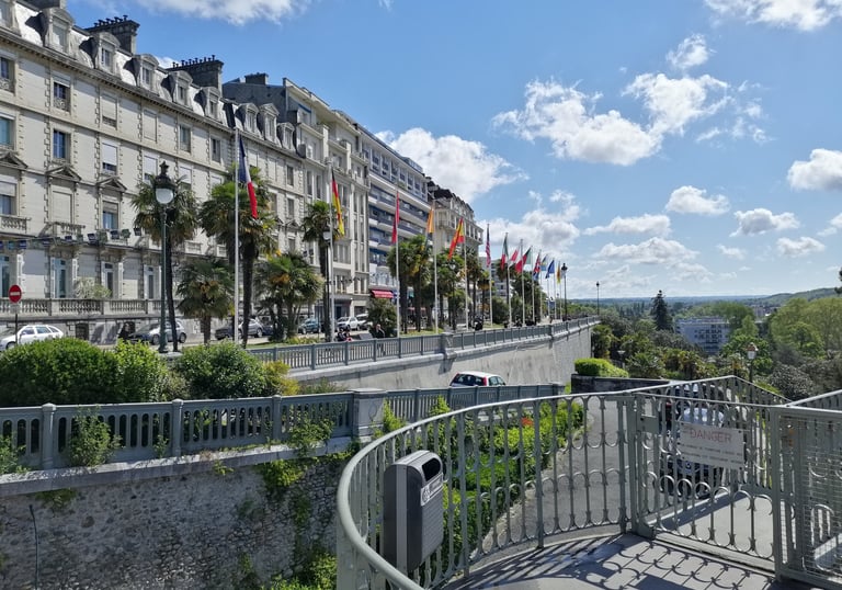 Photo du boulevard de Pau 64, vu sur le boulevard des Pyrénées