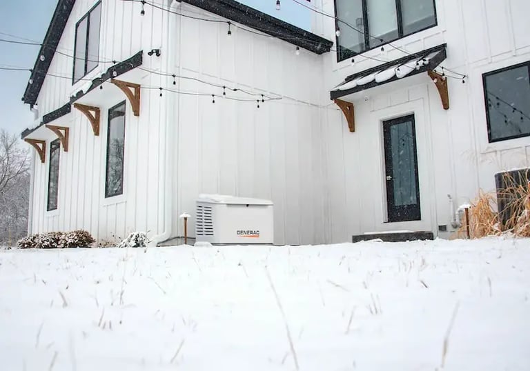 Installation certifiée d'une génératrice de secours extérieure au Québec.