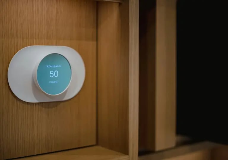 Optimisation du confort avec l'installation de thermostats intelligents et contrôles programmables.