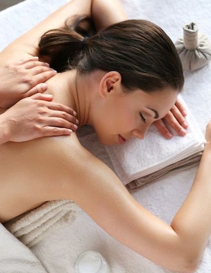 Relaxing massage therapy at ladies wellness salon in Abu Dhabi