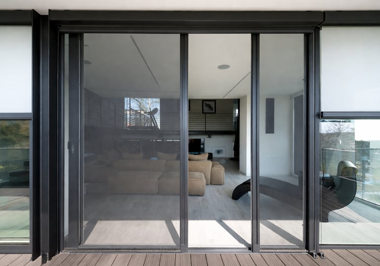 Zanzariere su misura per finestre e porta - Lome Serramenti Milano