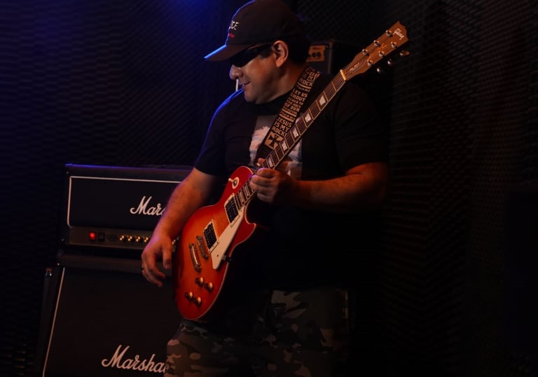 Carlitos Calice es Primera Guitarra Virtuosa de Perú