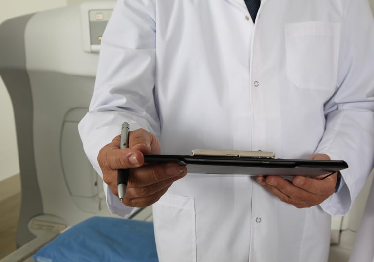 doctors briefing to a patient during consultant | Al Hind Cure