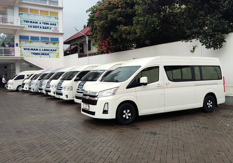 Sewa-hiace-premio-surabaya-batu