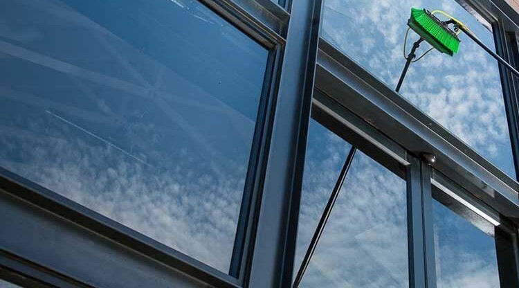 COMMERCIAL WINDOW CLEANING FORT LAUDERDALE