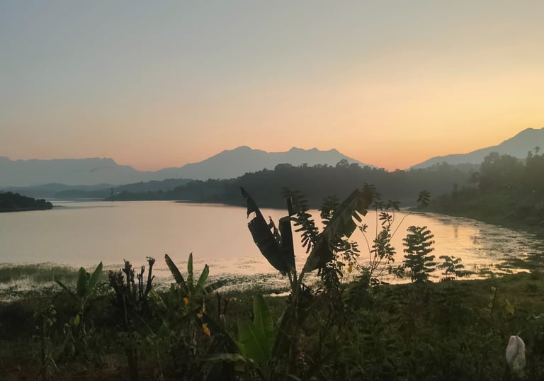 Breathtaking panoramic view from Nellarachal View Point, a popular spot for sunrise and sunset in Wa