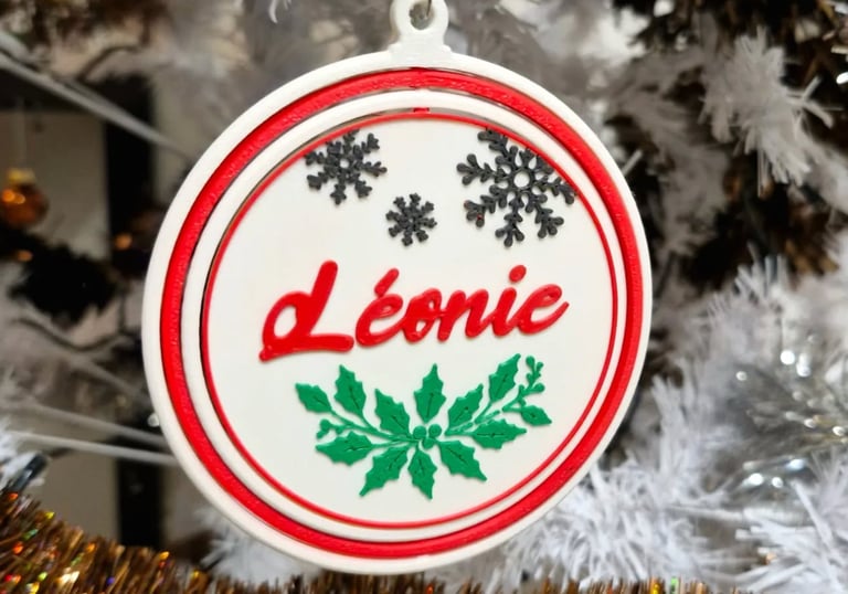 une décoration de noël personnalisée avec un prénom