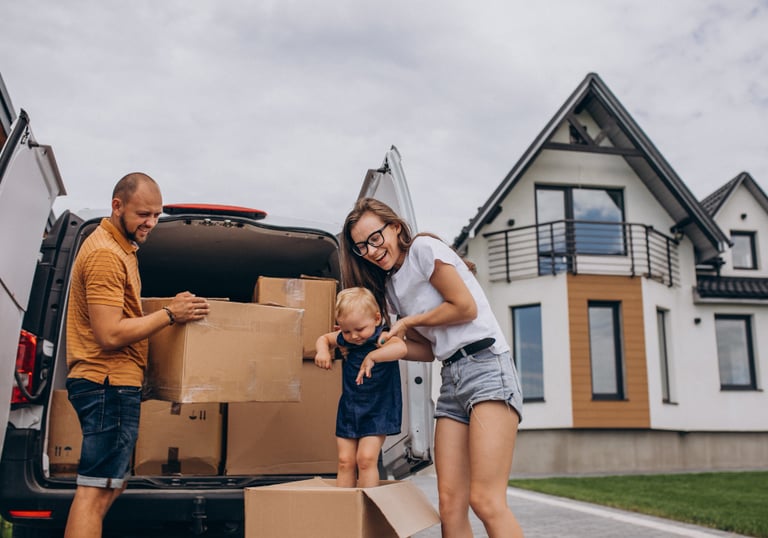Camion de Virtus Déménagement en action pour un déménagement local et longue distance à Anjou