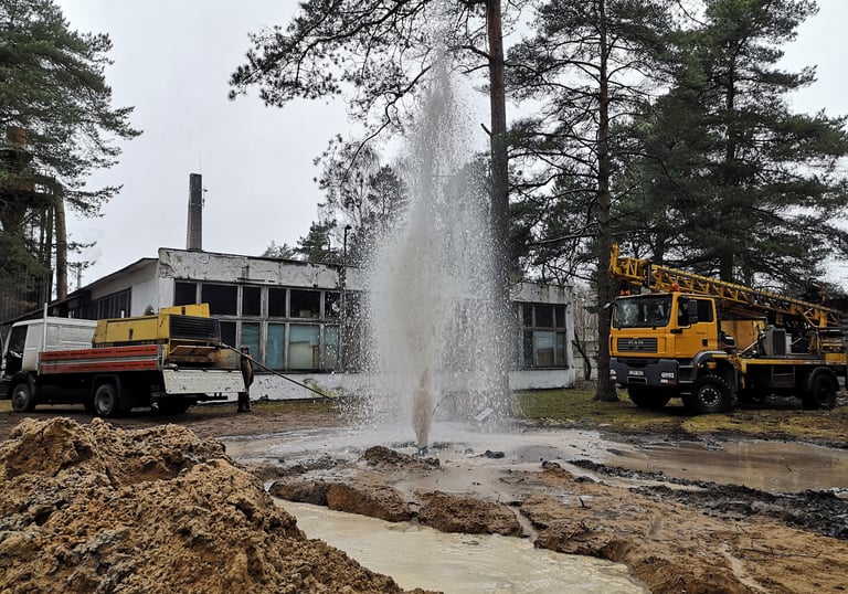 "Hidrogeologas" vandens gręžiniai, gręžinių įrengimas, gręžinių įrengimo technika