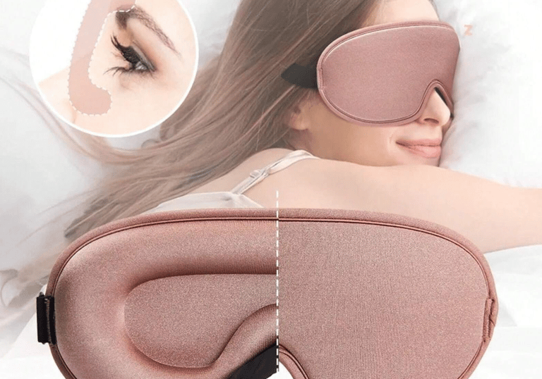 Block out distractions and drift to sleep with this soft, silky eye mask.