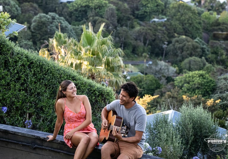 Soulfultina singing with his guitarist 
