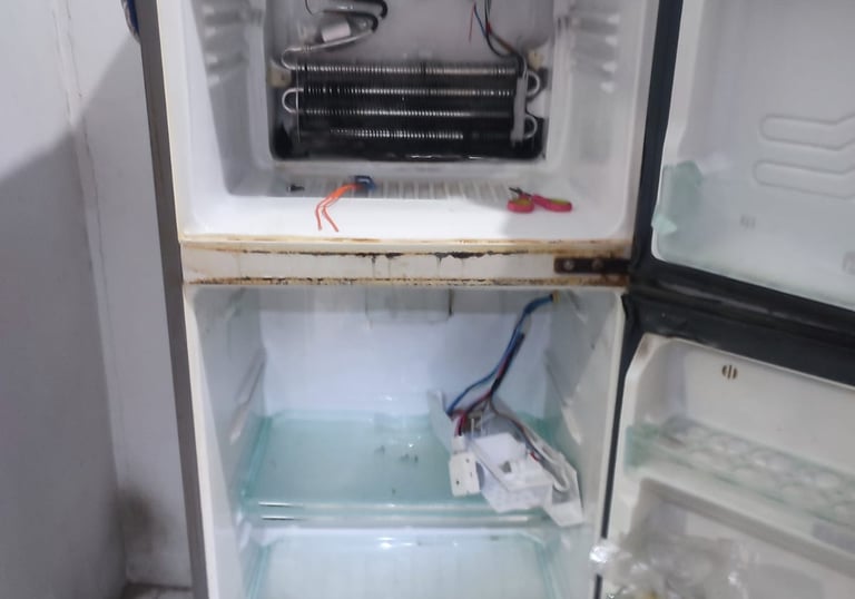 layanan service kulkas dan alat pendingin lainnya di Pekanbaru dengan teknisi berpengalaman 