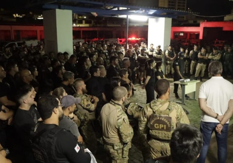 a group of military men and women in uniform