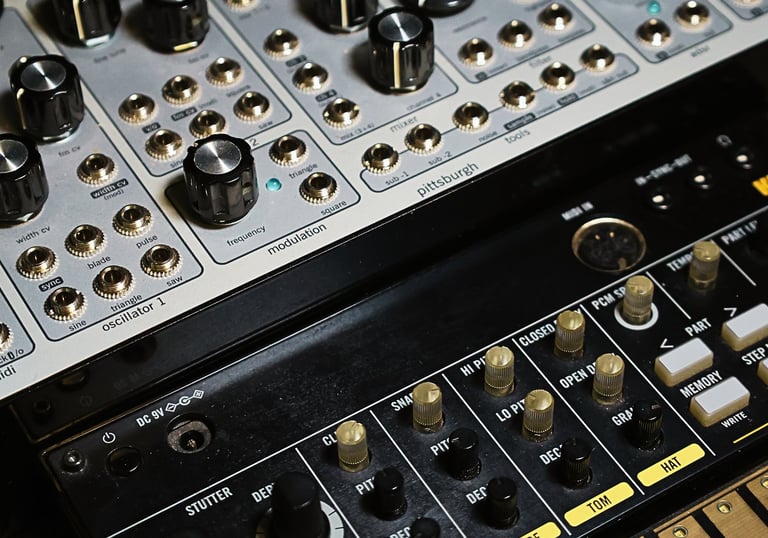 SU Sonics. Dry Hire Services