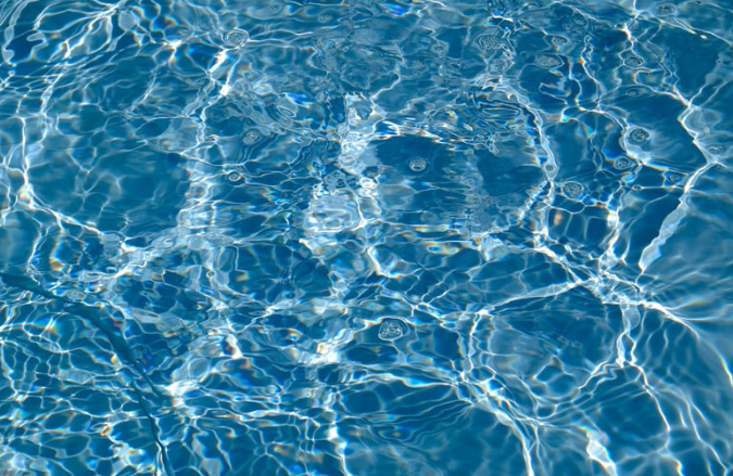 Pisciniste Piscine Equipement Bezouce et Nîmes