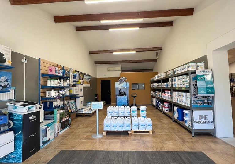 Magasin Piscine Equipement Bezouce et Nîmes