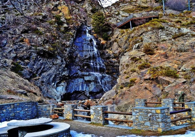 Cascada de Moles