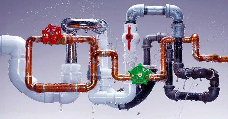 Conserto de vazamentos em tubulações de diversos materiais (PVC, cobre, ferro)