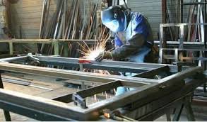 Portas, Portões, Grades, Escadas, Corrimãos, Estruturas Metálicas, Esquadrias, Toldos e Coberturas