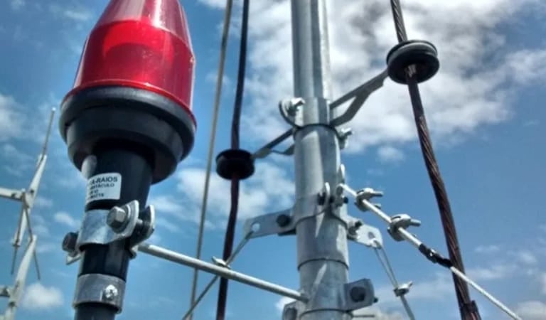 Aterramento, DPS, SPDA, segurança e eficiência elétricos residenciais, comerciais e industriais.