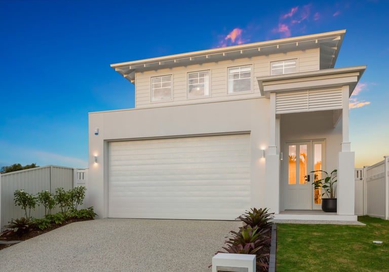 Gliderol Tuscan panelift garage door