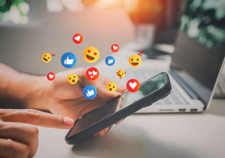 Social Media Smart Phone