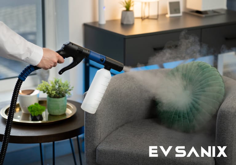 Profesjonalna dezynfekcja przestrzenna i sterylizacja tapicerki za pomocą mikromgły z EV SANIX. Usuwanie patogenów.