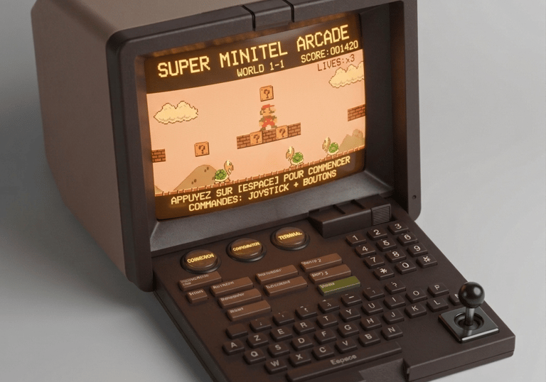 Ancien minitel tranformé en petite borne d'arcade