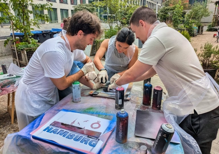 Team building graffiti workshop Hamburg activity / Teambuilding Graffiti Workshop Hamburg Aktivität