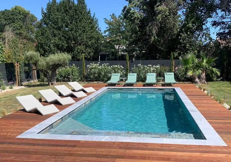 Piscine chauffée Aigues Mortes vacances