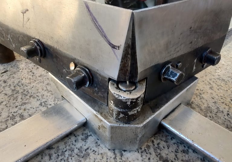Troqueles corte:  Reparación técnica de troqueles corte Sobre industrial con soldadura de precisión.