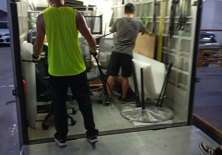 搬運清拆/辦工室搬運/傢具棄置/ logistic / moving /relocation / furniture disposal