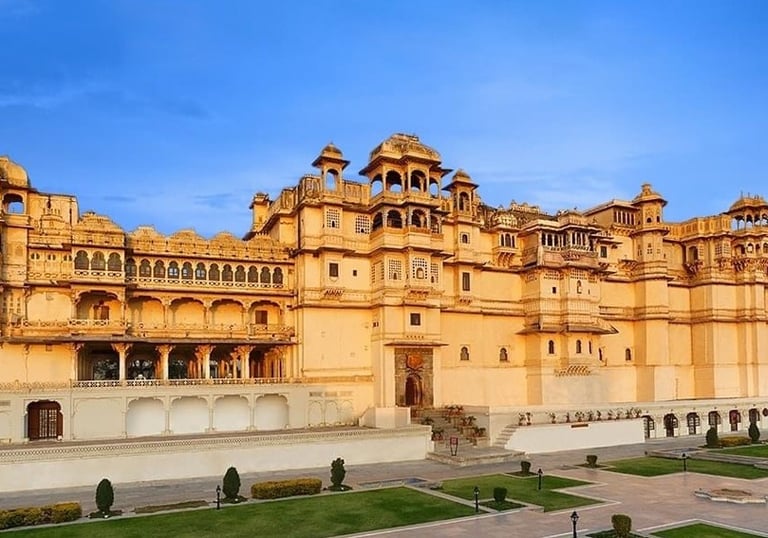 Udaipur sightseeing tour by Lakshya tours