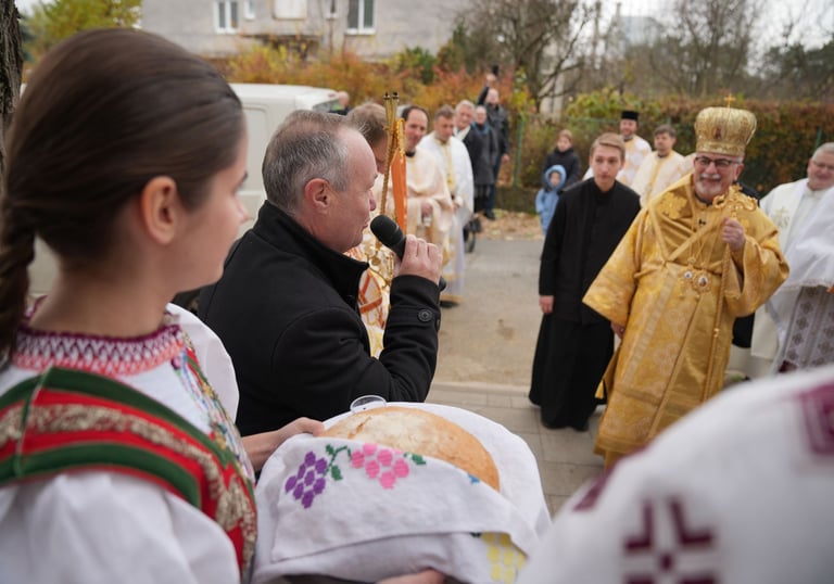 Fotografia z vysviacky Gréckokatolíckeho kostola na Podhradovej