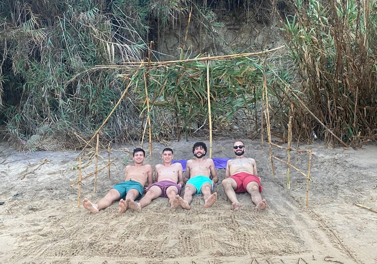 Digital nomads of our coliving palying at the beach