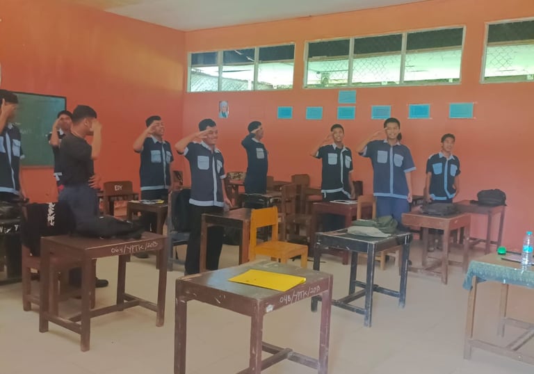 Sikap Hormat saat menyanyikan lagu Indonesia Raya