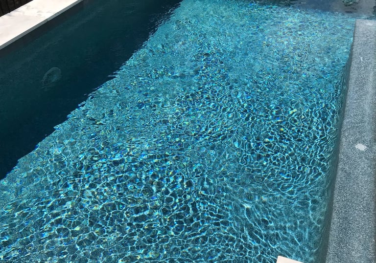 Stone Oak Texas swimming pool cleaning service