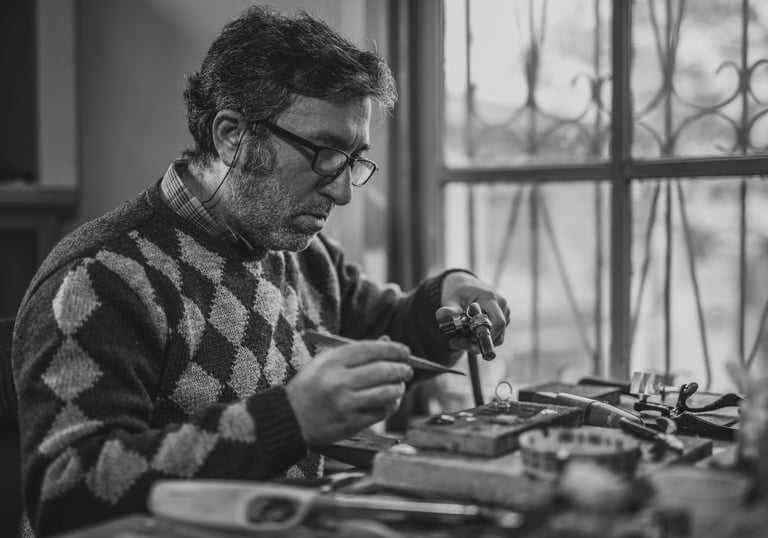 Artisan travaillant - Vidéo authentique