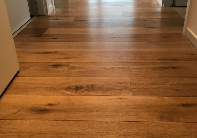 Ponçage de parquet par DG Services - rénovation professionnelle pour sols en bois en Suisse romande