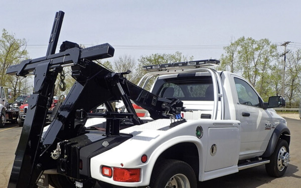 New Tecumseth towing service 24/7, rain, snow or shine