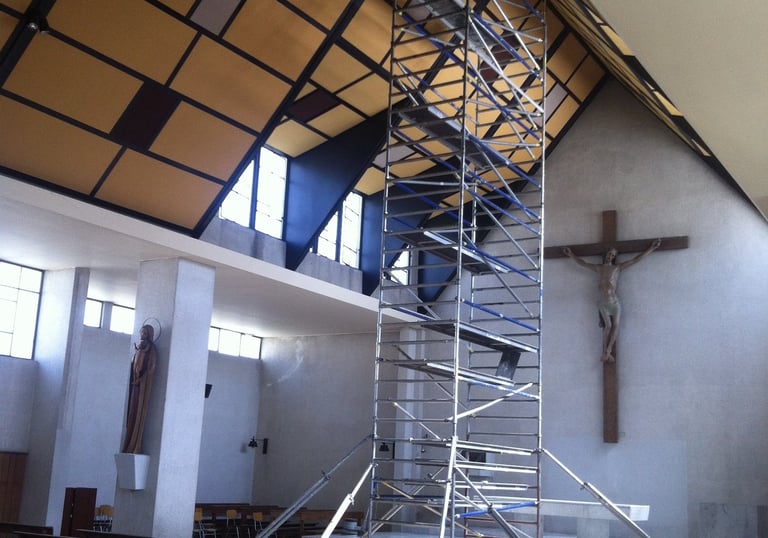 Instalación de paneles acústicos absorbentes en Iglesia Ecuador Chile