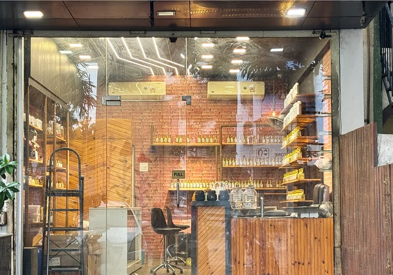 Front View of Oud Corridor